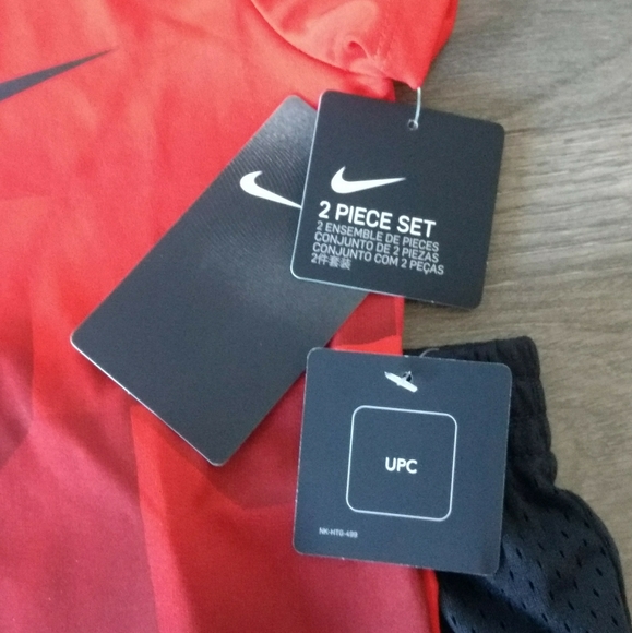 NWT NIKE Dri-Fit toddler 12M Outfit, 2 Piece T-shirt & Shorts Set Habanero Red - Picture 2 of 5